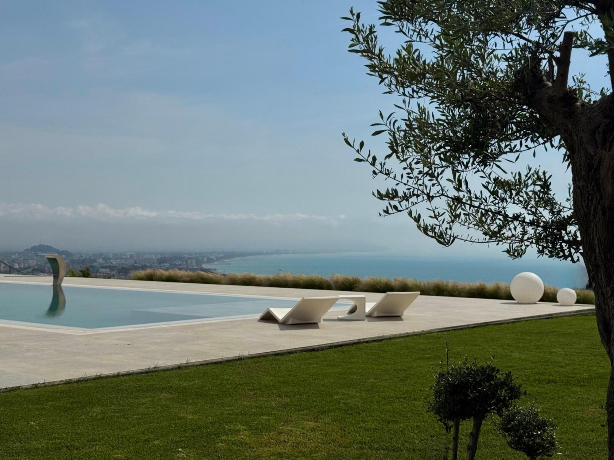 Villa Esmi Durres Kryemëdhej Kültér fotó